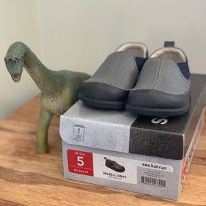 See Kai Run kids size 5 shoes (Miles II style)
